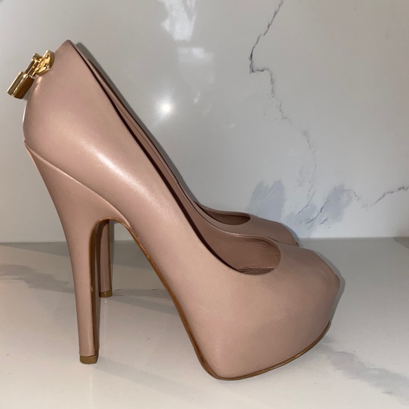 Louis Vuitton ‘Oh Really Lock Peep Toe’ heels - Picture 3 of 6